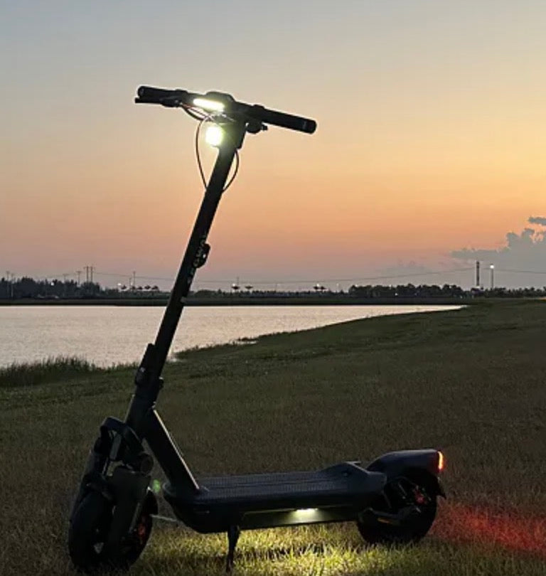 28 mph Max. Speed and 50 miles Max. Range